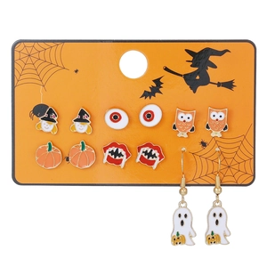 Detailliertes Set aus 5 Halloween-Emaille-Ohrringen mit Kürbissen, Totenköpfen und Geistern