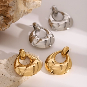 Boucles d'oreilles croissant en acier inoxydable doré 18k et argent sur roche