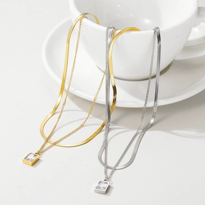 Doppellagige Anhänger Halskette Edelstahl Flache Schlangenknochen Und Gliederkette Mit Rechteckigem Zirkon Für Frauen Elegant
