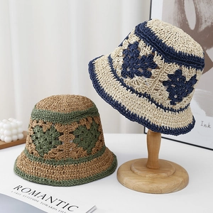 Chapeaux bob en paille crochetés main avec motifs floraux pour protection solaire