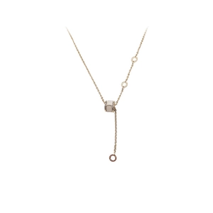 Collier élégant en or rose avec pendentif cylindrique pavé de cristaux et opale