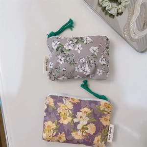 Detailed set of two oil painting style cotton coin purses with green braided zippers
