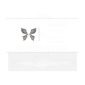 Detailed spec sheet showing 3cm silver zircon butterfly clip earrings dimensions