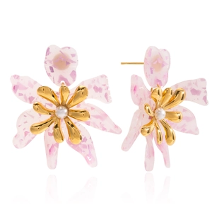 Elegante 18K vergoldete Edelstahl-Ohrringe mit rosa Blütenblättern und Perlen