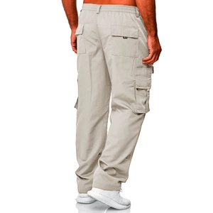 Vue arrière du pantalon cargo pour homme avec poches multiples et taille élastique