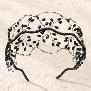 Cerchietto da sposa fatto a mano con perline di cristallo nero e design a rami