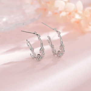 Elegante C-förmige Olivenblatt-Ohrstecker aus S925 Sterlingsilber für Damen