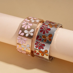 Bracelet élastique émaillé bohème avec fleurs, cristaux et papillons en or et argent poli