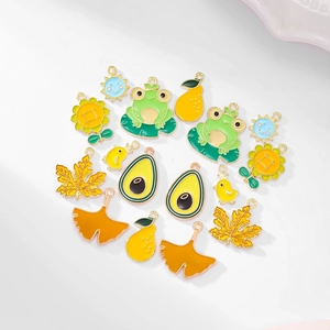 Alloy Enamel Animal Plant Fruit Charms Pendants For DIY Jewelry Making Colorful Frog Sunflower Avocado Gingko Leaf Maple Leaf Pear Chick Sun Accessories For Necklaces Bracelets