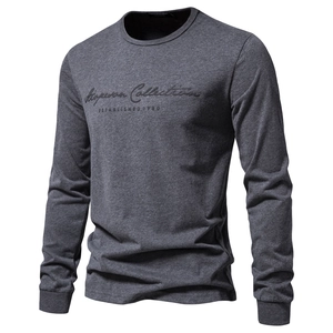 Men's dark gray long-sleeved cotton T-shirt with chest embroidery and round neck
