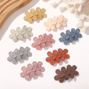 Lot de 9 barrettes à fleurs brodées colorées en tissu pour filles sur support bois