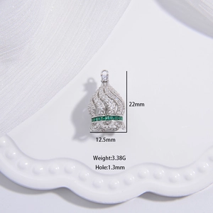 Kronenförmiger S925 Silberanhänger mit grünen Edelsteinen und Zirkonia Einlagen