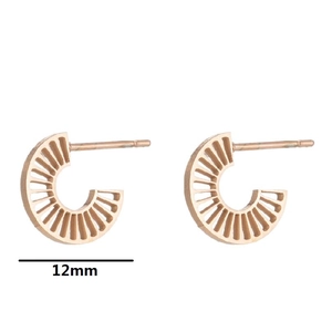 Fashionable 12mm 18K gold hollow striped round stud earrings for women in sun flower style