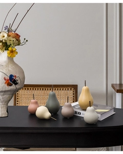 Détails de décorations en forme de poire en céramique mate aux couleurs nordiques Morandi