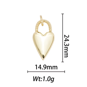 Vue détaillée du pendentif coeur avec dimensions de 24,3 mm de haut et 14,9 mm