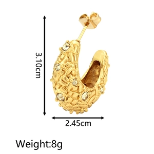 Boucles d'oreilles en U plaquées or avec texture tressée et incrustation de zircon