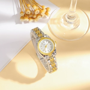 Elegante Damenuhr mit Strass-Zifferblatt und zweifarbigem Edelstahl-Gliederarmband