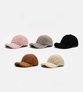 Berretti da baseball in sherpa in cinque colori inclusi rosa, grigio e nero su grigio