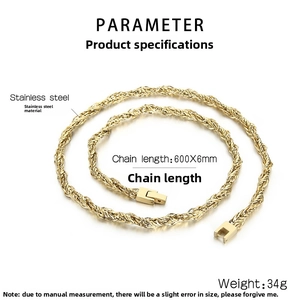 Vue détaillée de la chaîne torsadée en acier inoxydable doré 18k de 6mm de large