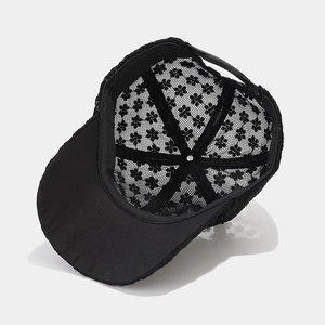 Atmungsaktive schwarze Spitzen-Baseballkappe mit Blumenmuster für den Sonnenschutz