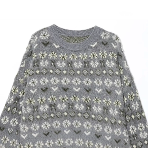 Retro Fair Isle jacquard knit sweater with snowflake and heart patterns in grey and green