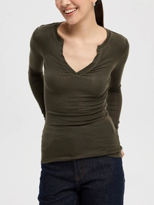 Slim fit olive green V-neck long sleeve knit top with ribbed texture for women