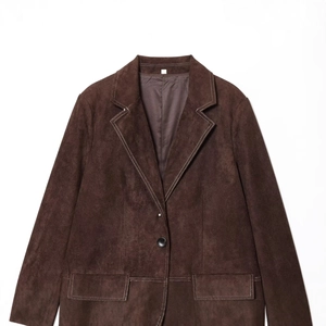 Damen-Blazer aus dunkelbraunem Wildlederimitat mit weißen Kontrastnähten und Revers