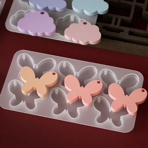 Molde de silicona para colgantes DIY mariposa y nube con textura translúcida clara