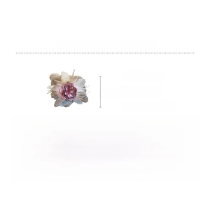 Detailed size chart for lace flower hair claw clip with acrylic material specifications