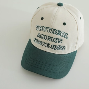 Kids vintage baseball cap with embroidered letters and contrast green brim for sun protection