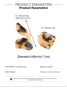 Detail view of brown tortoiseshell acrylic rings with 1.7cm inner diameter and weight specs