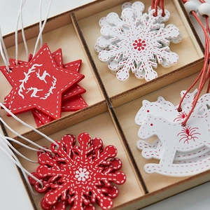 Wooden Christmas Hanging Ornaments Boxed Red White Nordic Snowflake Star Reindeer Pendants Holiday Tree Decor