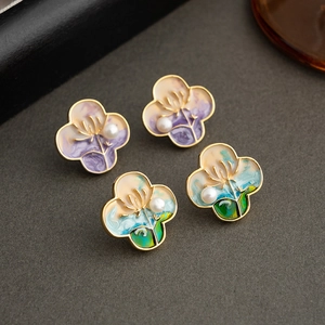Oil painting style four-leaf clover stud earrings with enamel flowers and central pearls