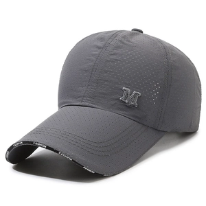 Breathable dark grey quick-dry baseball cap with embroidered M logo and long brim