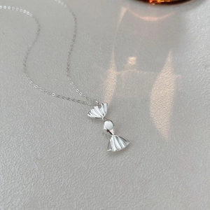 Collana minimalista in argento sterling 925 con ciondolo a caramella 3D su catena a O