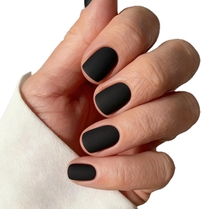 Matte black short square press-on nails with minimalist frosted finish for women