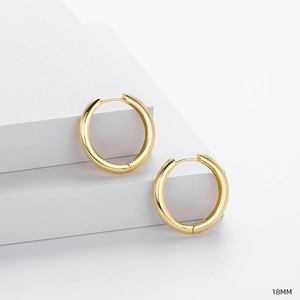 Créoles classiques de 18 mm en argent sterling S925 doré avec une finition lisse minimaliste