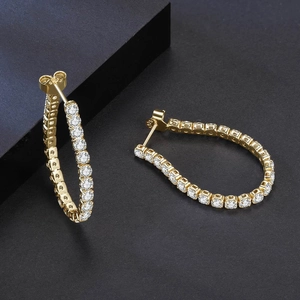 Elegante Creolen aus 925 Sterling Silber vergoldet mit funkelnden runden Zirkonia-Steinen