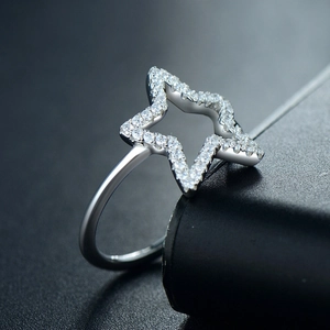 Elegant S925 sterling silver star ring with micro-set crystals for women, jewelry focus