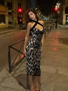 Robe midi sans manches imprimé léopard avec licou croisé et fente latérale sexy