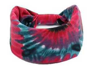 Vue détaillée du bandeau de yoga tie-dye rose et bleu avec tissu élastique respirant