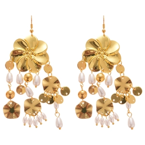Vintage-Ohrringe im Hofstil mit vergoldeten Blumen und eleganten Perlen-Quasten-Anhängern