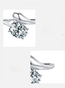 Détail du poinçon en argent S925 et de la monture à quatre griffes en zircone 5A