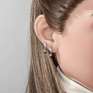 Minimalist rhombic kite zircon screw back earrings in silver finish for cartilage piercing