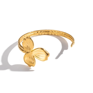 Bracelet jonc ouvert doré 18K avec motifs papillon et fleur en acier inoxydable