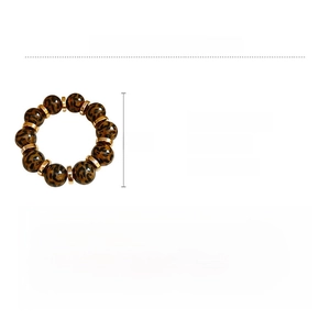 Detailed dimensions of leopard print acrylic beads and alloy charms on elastic bracelet