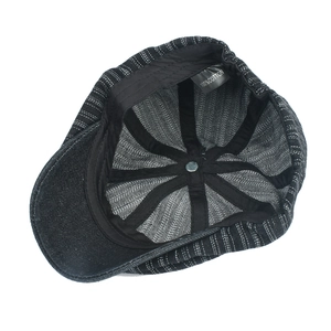Modern striped newsboy cap in 100% cotton with breathable black lining and sweatband