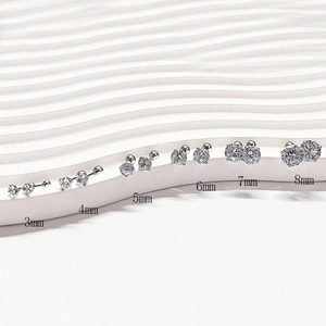 Confronto dimensioni di orecchini in zirconia con chiusura a vite da 3 mm a 8 mm di diametro