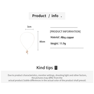 Infographic showing dimensions of the 80cm long chain and 3cm irregular round pendant