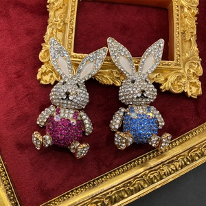 Sparkling Rhinestone Rabbit Brooch Alloy Enamel Animal Shape Pin For Women Cute Personalized Jewelry Accessory